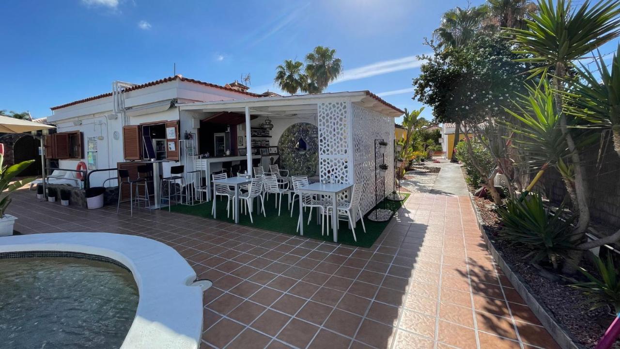 Rainbow Golf Bungalows, Gay Men-Only Resort Маспаломас Екстериор снимка