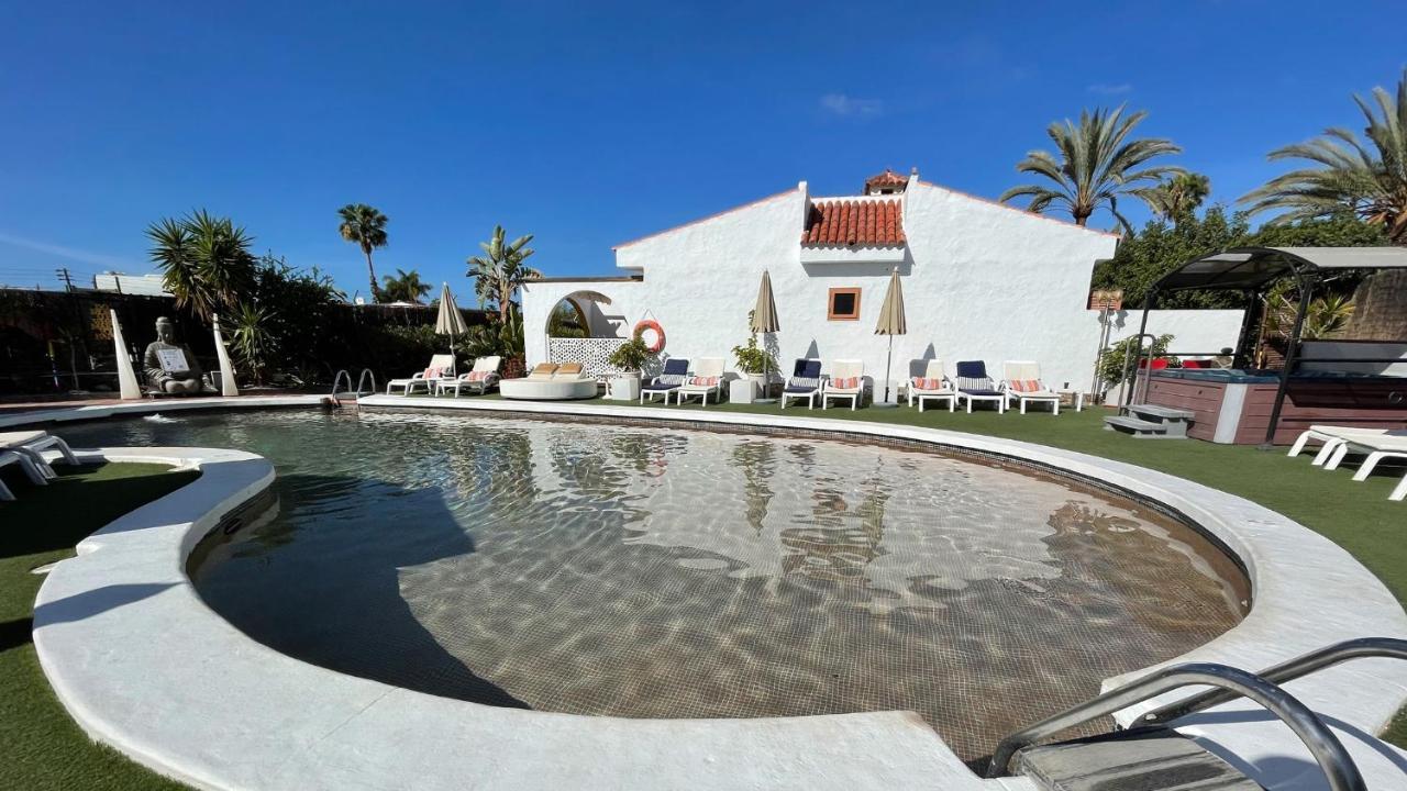 Rainbow Golf Bungalows, Gay Men-Only Resort Маспаломас Екстериор снимка
