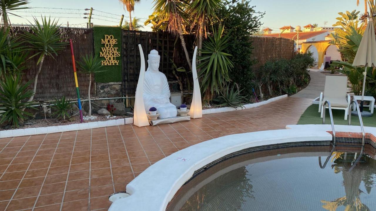 Rainbow Golf Bungalows, Gay Men-Only Resort Маспаломас Екстериор снимка