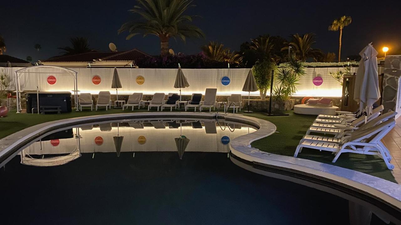 Rainbow Golf Bungalows, Gay Men-Only Resort Маспаломас Екстериор снимка