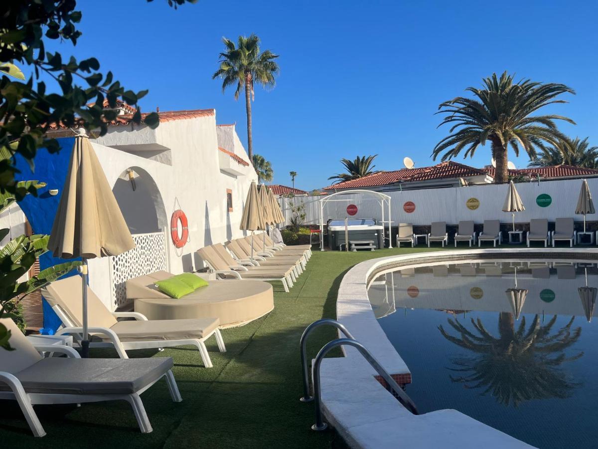 Rainbow Golf Bungalows, Gay Men-Only Resort Маспаломас Екстериор снимка